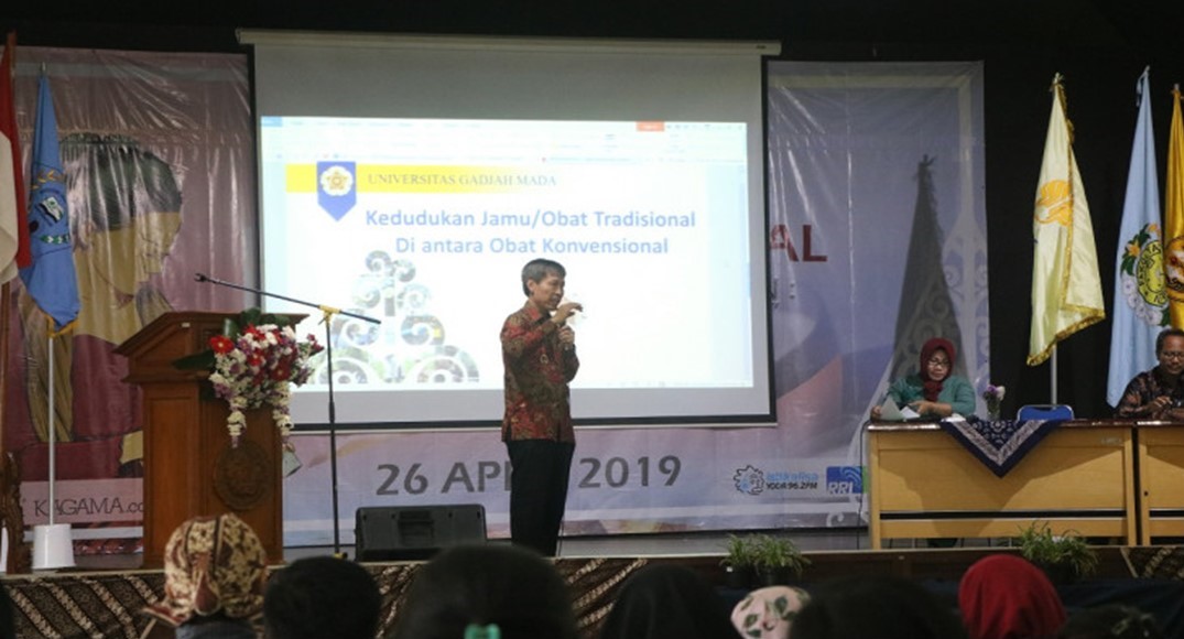 Meneguhkan Jamu sebagai Obat Khas Nusantara Meneguhkan Jamu sebagai Obat Khas Nusantara